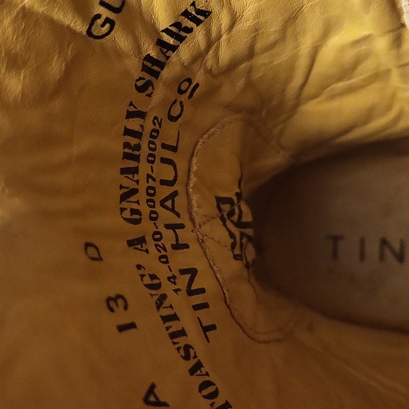 Tin Haul. "Toasting a gnarly shark"  Like brand new. - Picture 4 of 5